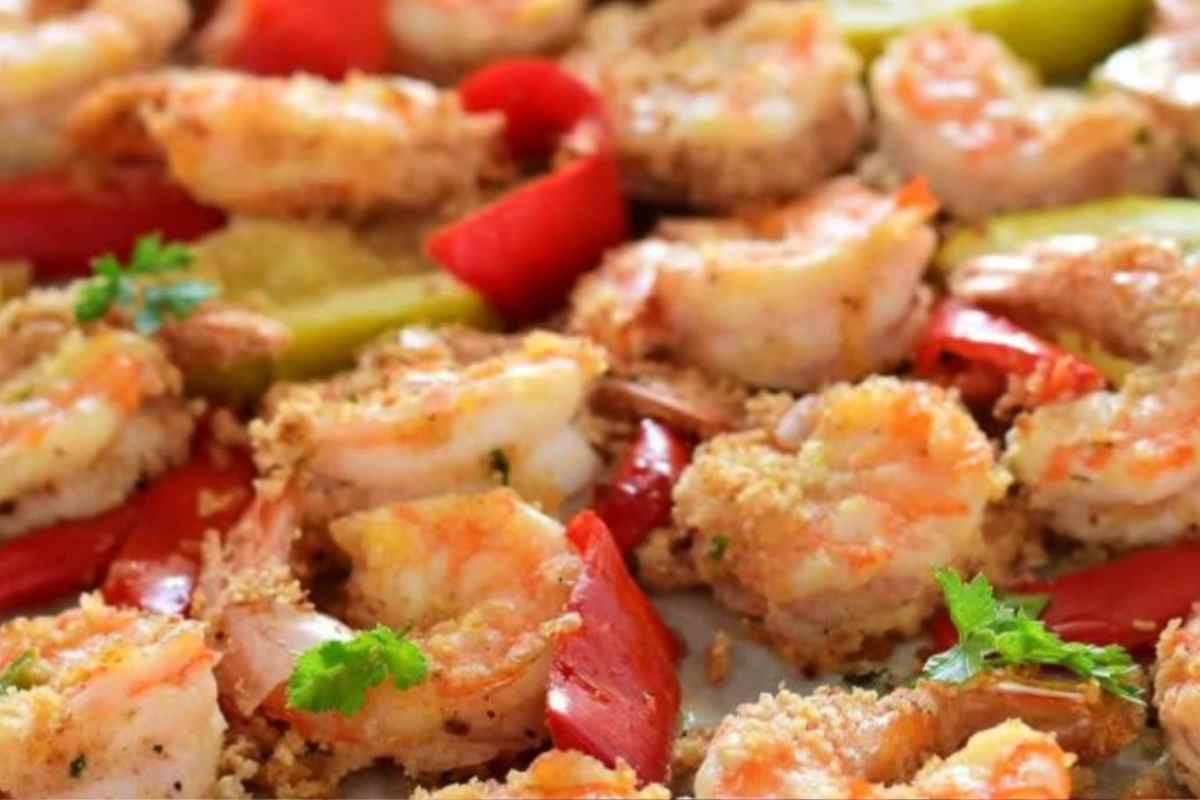 Gamberi gratinati con una salsa a sorpresa: la ricetta l’ho rubata da mia suocera