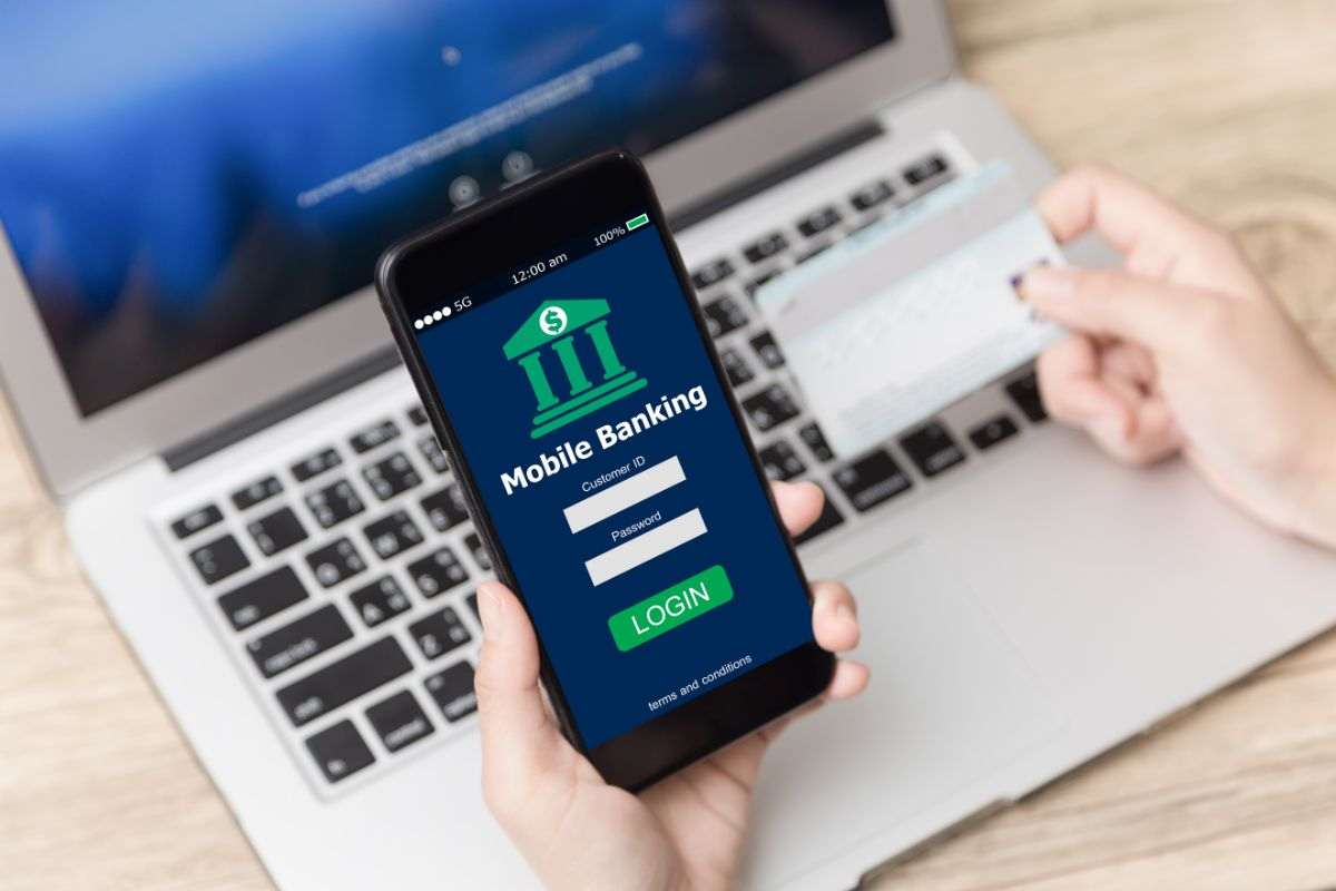 pc, smartphone, homebanking
